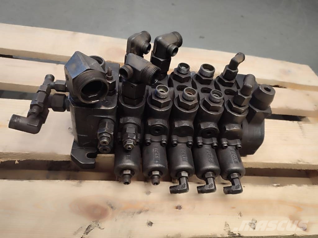 JCB Hydraulic distributor 26015700 JCB 3CX Hydrauliikka