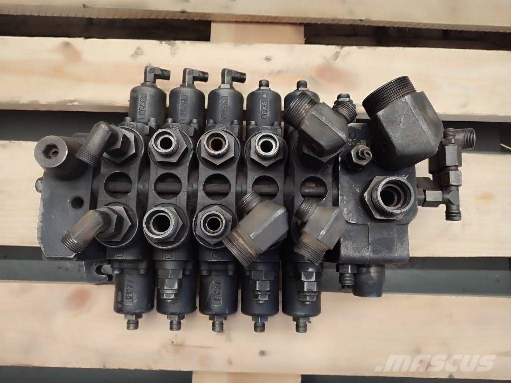 JCB Hydraulic distributor 26015700 JCB 3CX Hydrauliikka