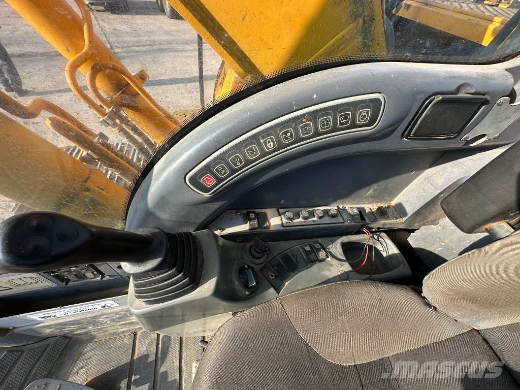 JCB JS 200 LC Rupsgraafmachines