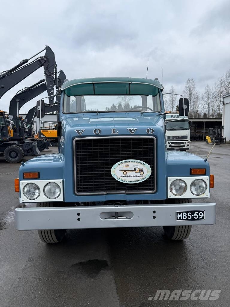 Volvo N 10 Caminhões basculantes