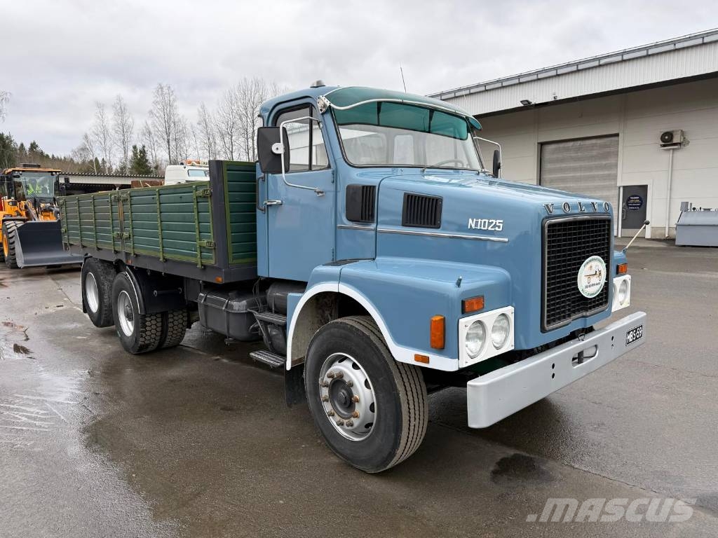 Volvo N 10 Caminhões basculantes