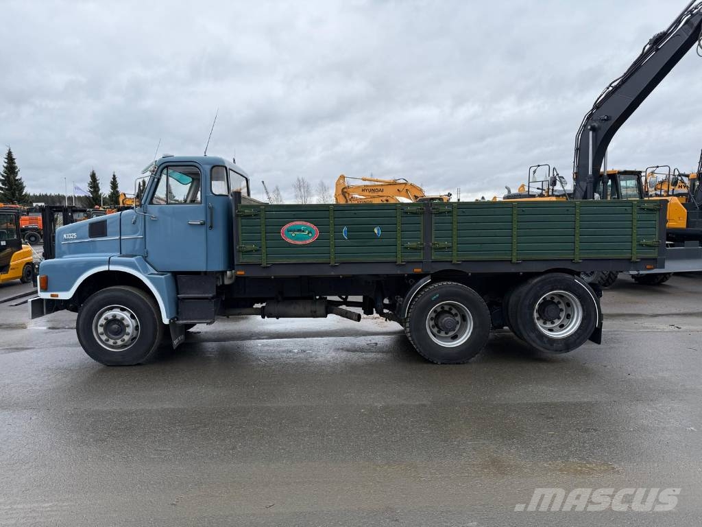 Volvo N 10 Caminhões basculantes