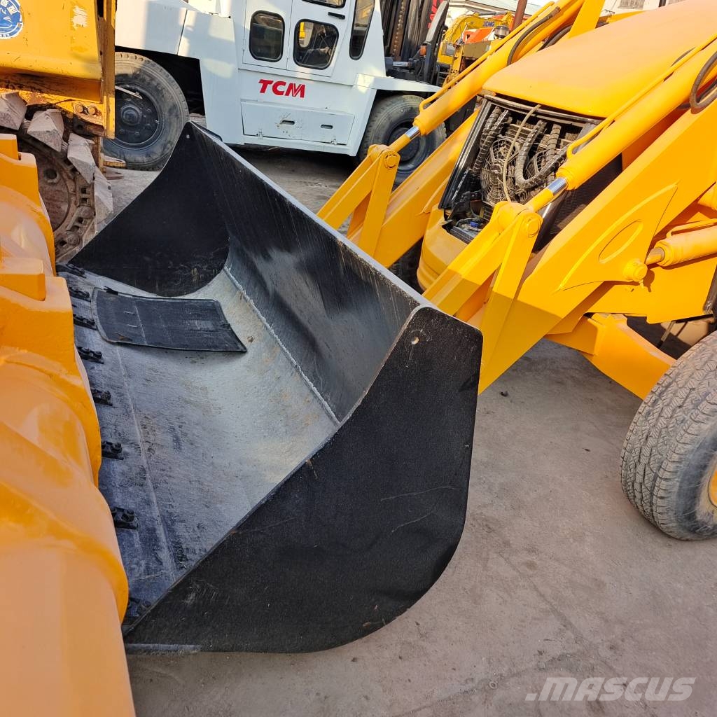 JCB 3cx with Powerful Engine in Stock Retrocargadoras