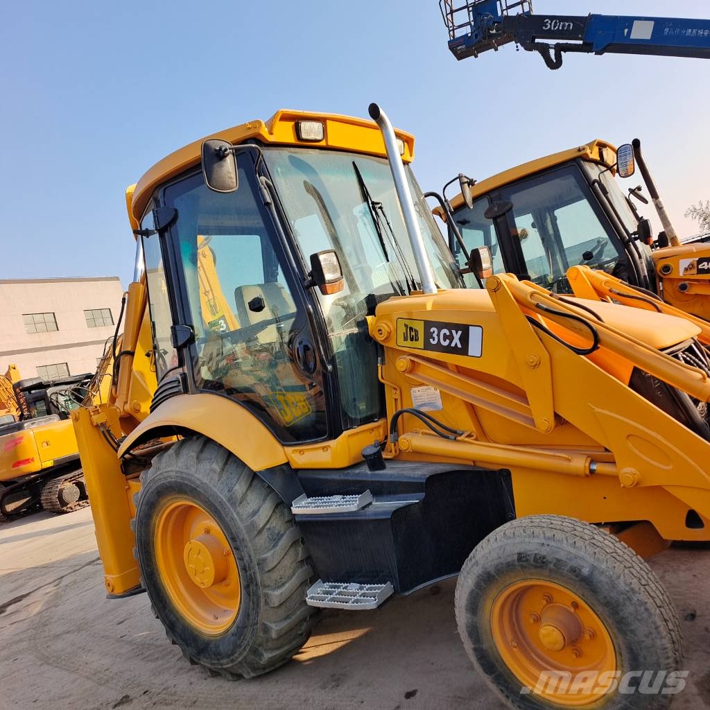 JCB 3cx with Powerful Engine in Stock Retrocargadoras