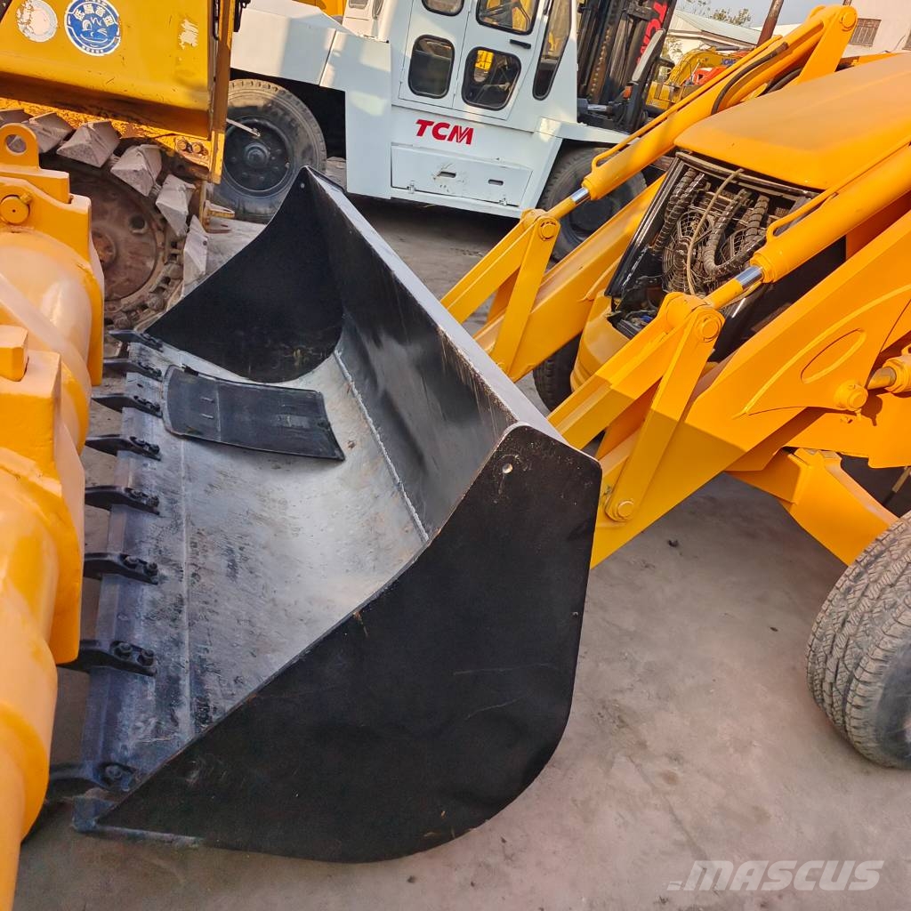 JCB 3cx with Powerful Engine in Stock Retrocargadoras