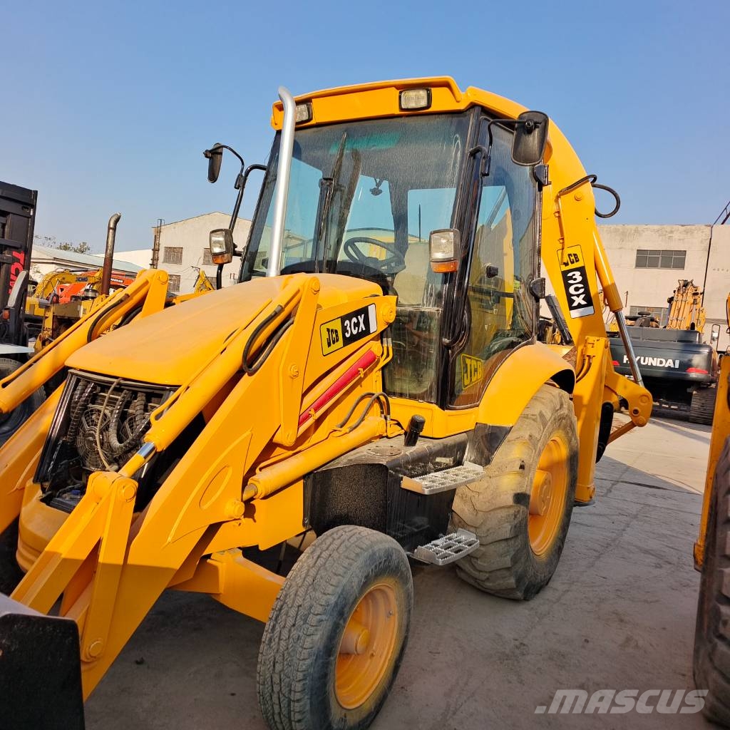 JCB 3cx with Powerful Engine in Stock Retrocargadoras