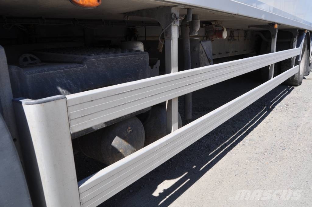 Volvo FM420   6X2 شاحنات بدرجة حرارة قابلة للضبط