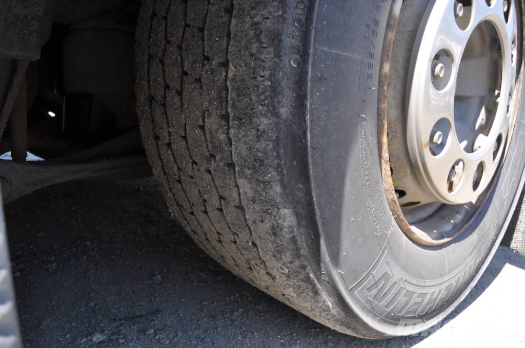 Volvo FM420   6X2 شاحنات بدرجة حرارة قابلة للضبط
