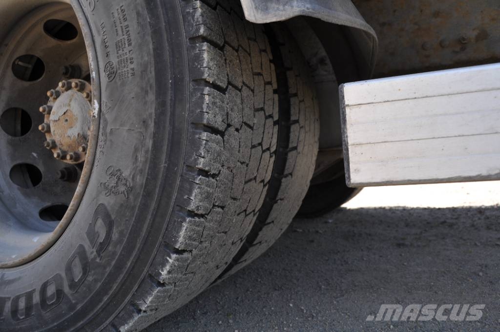 Volvo FM420   6X2 شاحنات بدرجة حرارة قابلة للضبط