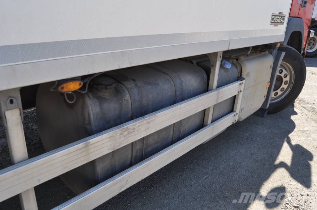 Volvo FM420   6X2 شاحنات بدرجة حرارة قابلة للضبط