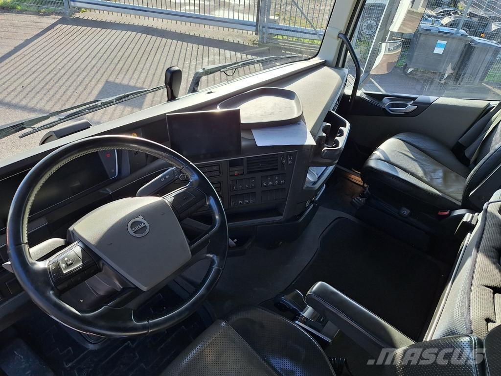 Volvo Vehicle Rigid 6x2-2 box full side opening Sanduk kamioni