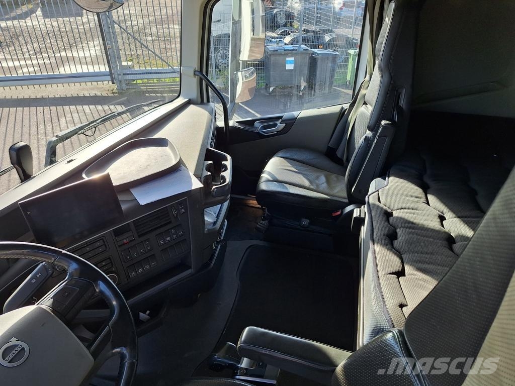 Volvo Vehicle Rigid 6x2-2 box full side opening Sanduk kamioni