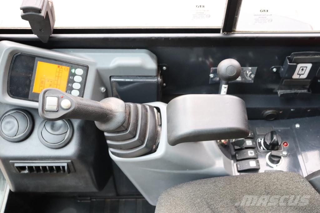 Yanmar VIO27-6 VIO27-6 حفارات صغيرة أقل من 7 طن (حفارات صغيرة)