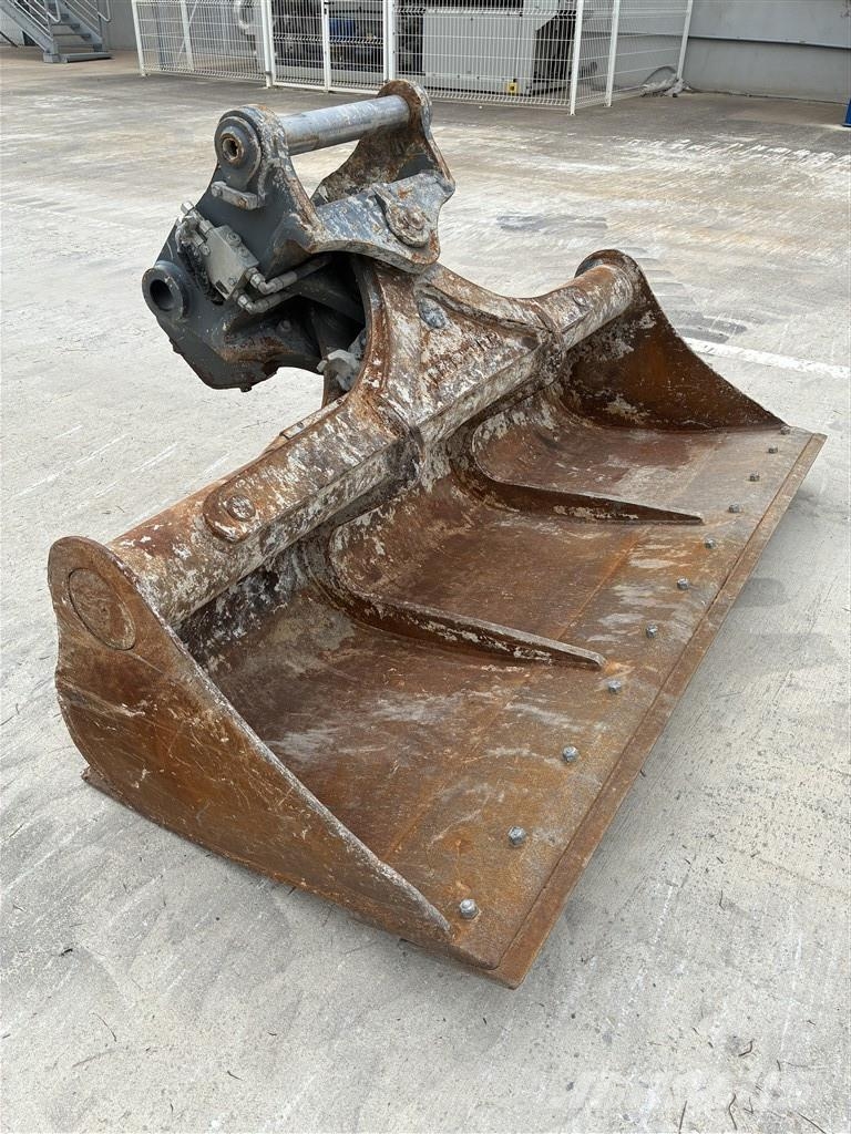 Liebherr A 918 Compact Litronic Ekskavatori uz riteņiem