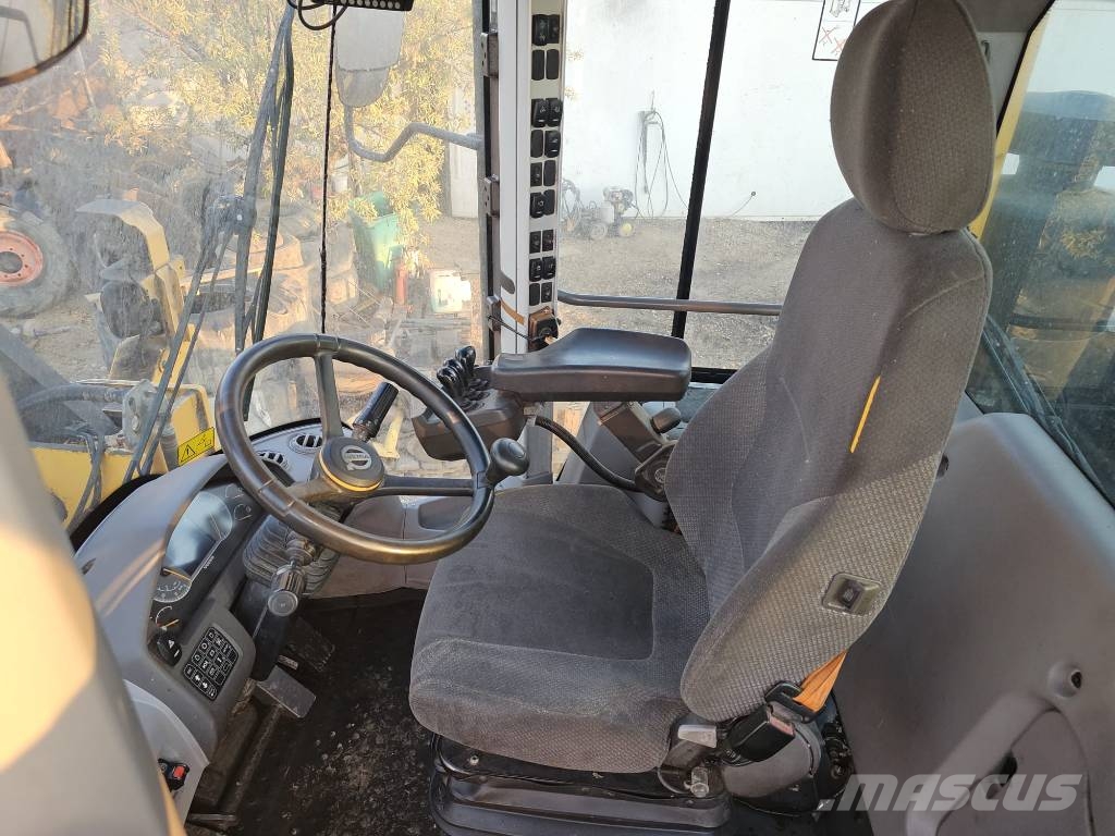 Volvo L 110 H Gumikerekes homlokrakodók