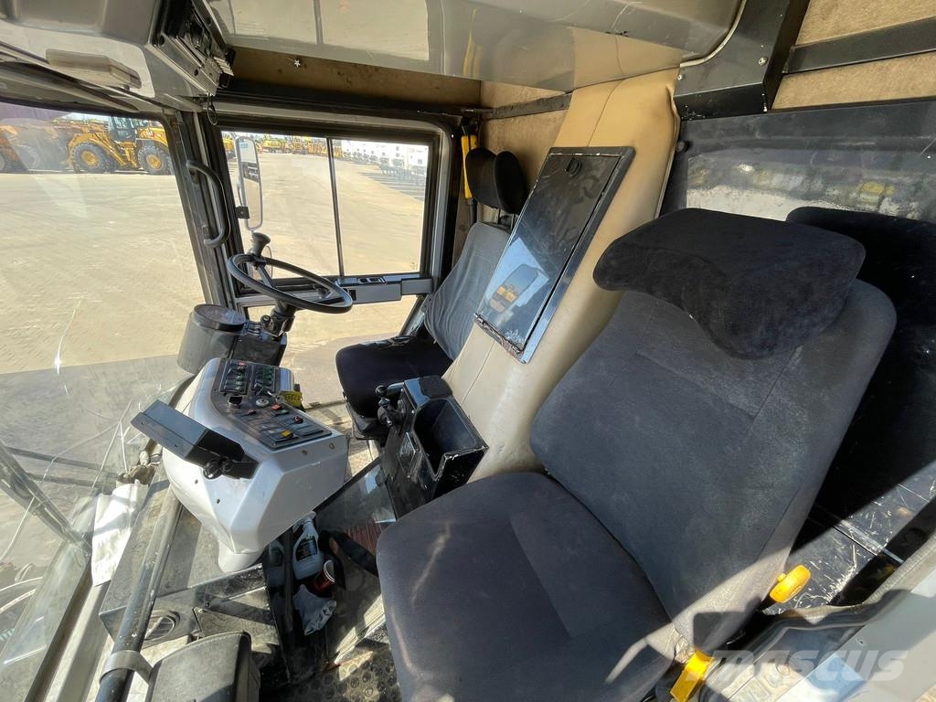 Ravo 560 sweeper 3th brush / vacuumtruck (BZ-VJ-14 شاحنات كاسحة