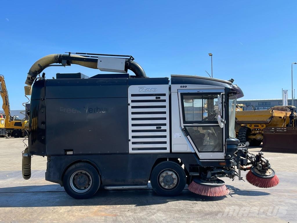 Ravo 560 sweeper 3th brush / vacuumtruck (BZ-VJ-14 شاحنات كاسحة