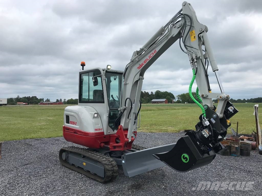 Takeuchi TB235-2 Minigravemaskiner