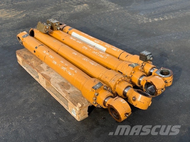 CASE WX 165 USED HYDRAULIC CYLINDER COMPLET هيدروليات