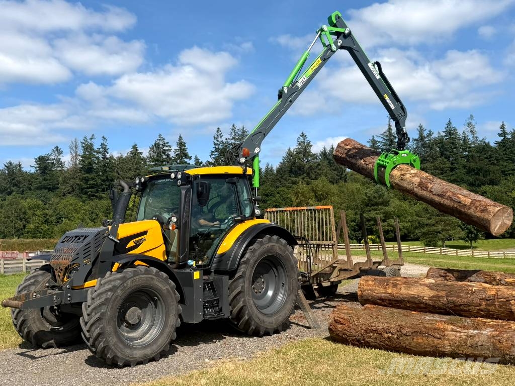 Valtra N134 Tractor Botex Oniar 7500 Loader & JAKE frame Traktor med skogsutstyr