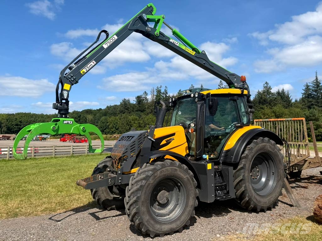 Valtra N134 Tractor Botex Oniar 7500 Loader & JAKE frame Traktor med skogsutstyr