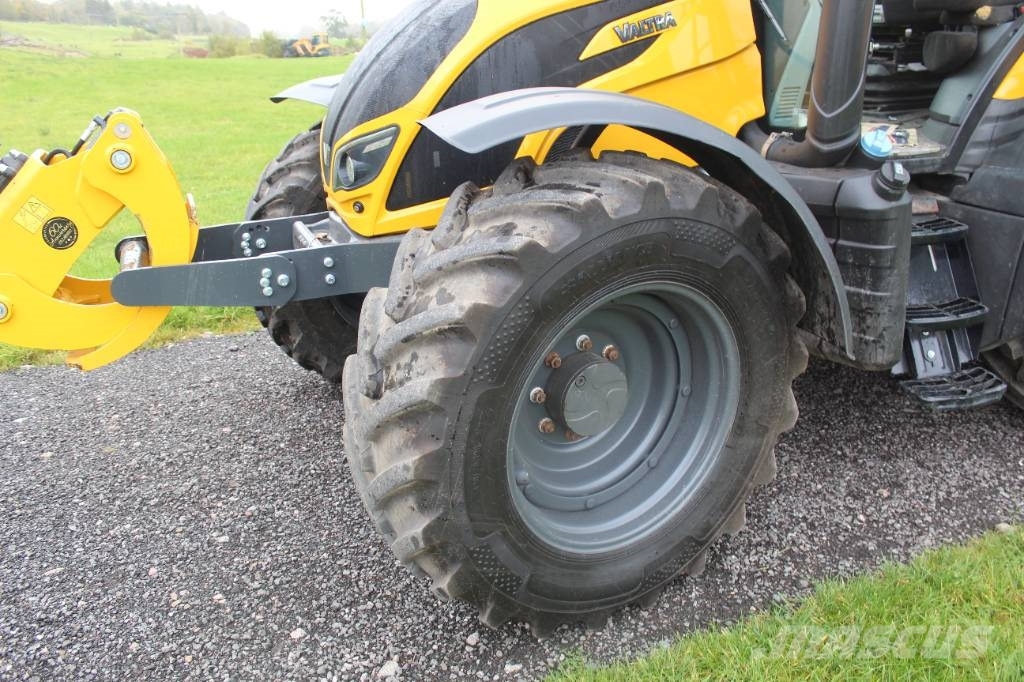 Valtra N134 Tractor Botex Oniar 7500 Loader & JAKE frame Traktor med skogsutstyr