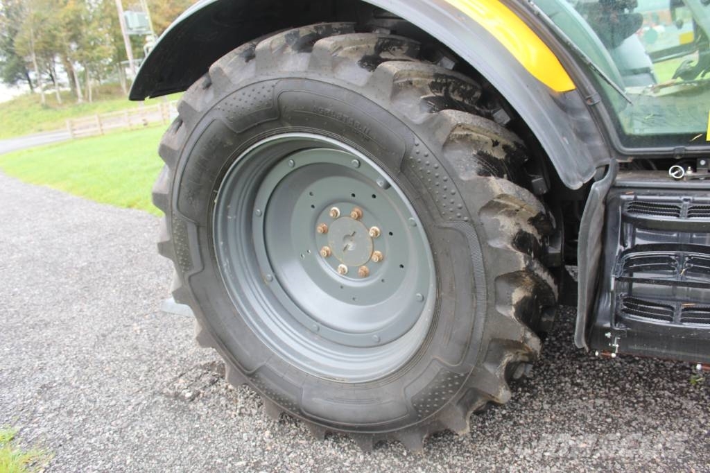 Valtra N134 Tractor Botex Oniar 7500 Loader & JAKE frame Traktor med skogsutstyr