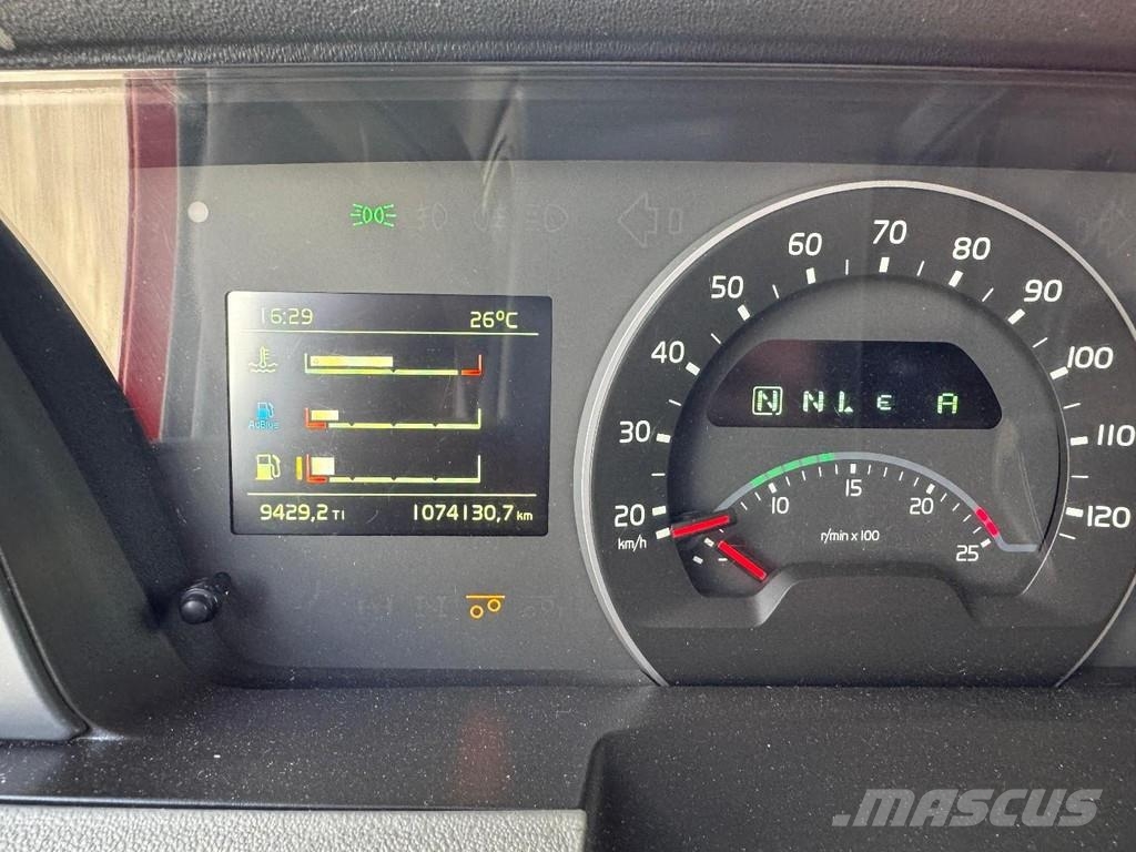 Volvo FH 420 6X2 EURO 6 + 2 AXLE VAN ECK HANGER Tovornjaki s ponjavo