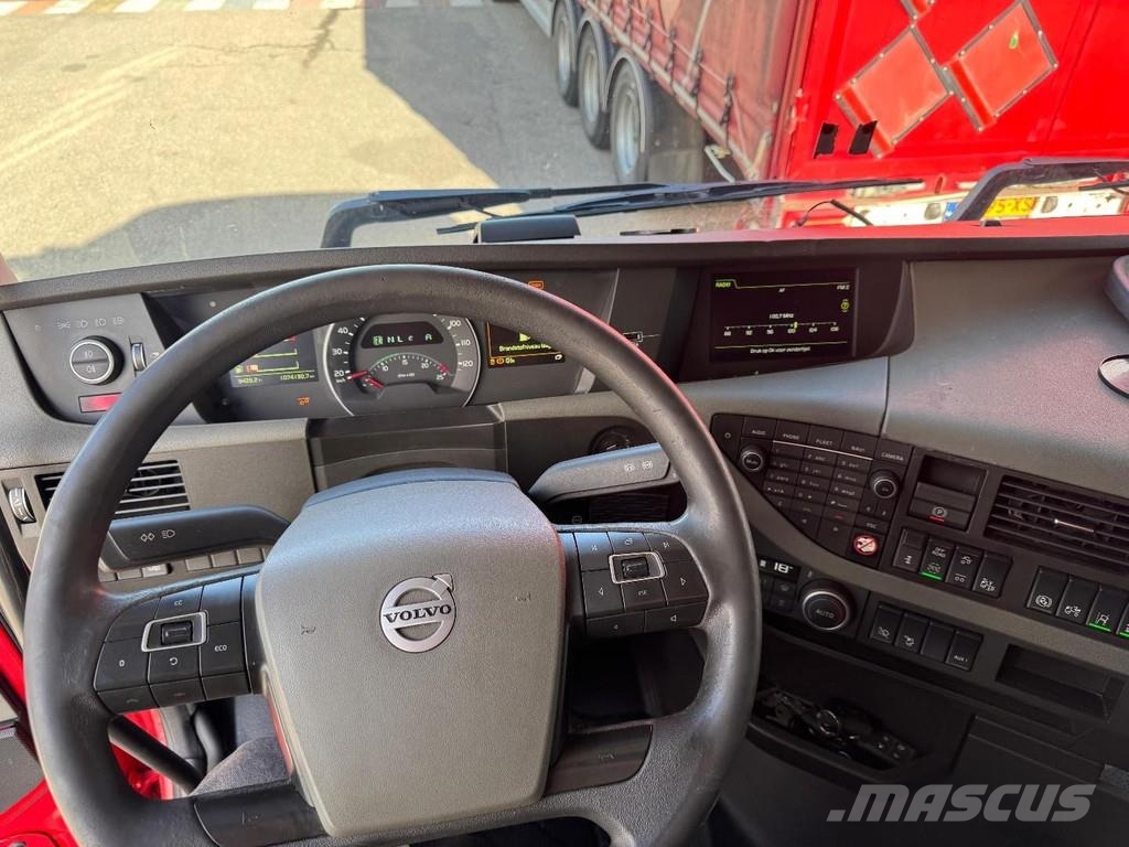 Volvo FH 420 6X2 EURO 6 + 2 AXLE VAN ECK HANGER Tovornjaki s ponjavo