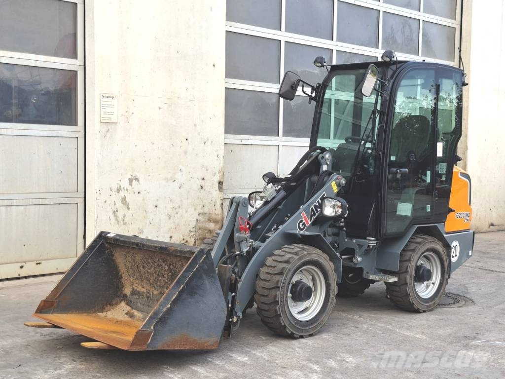GiANT G 2300 X-tra HD Skid steer mini nakladalci