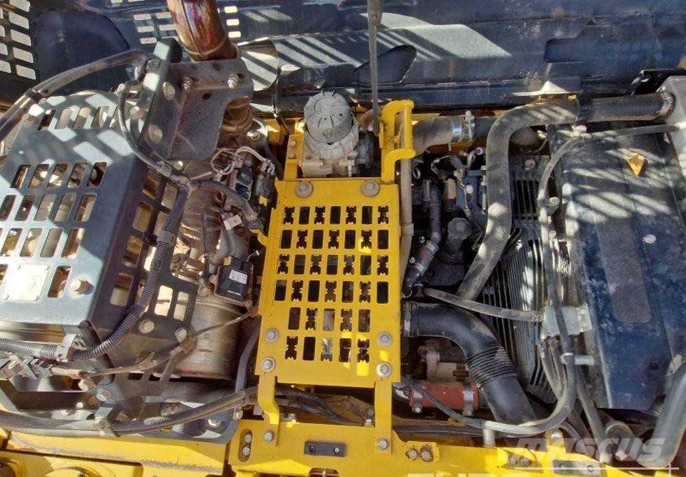 Komatsu PC 210 LCi-10 Kāpurķēžu ekskavatori