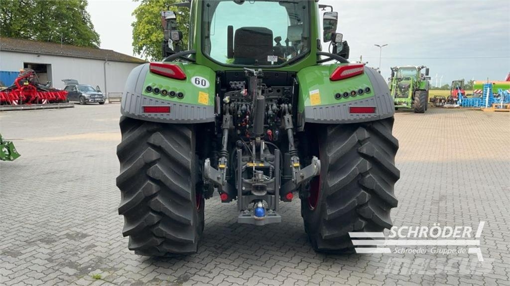 Fendt 728 VARIO GEN7 PROFI PLUS Traktoren