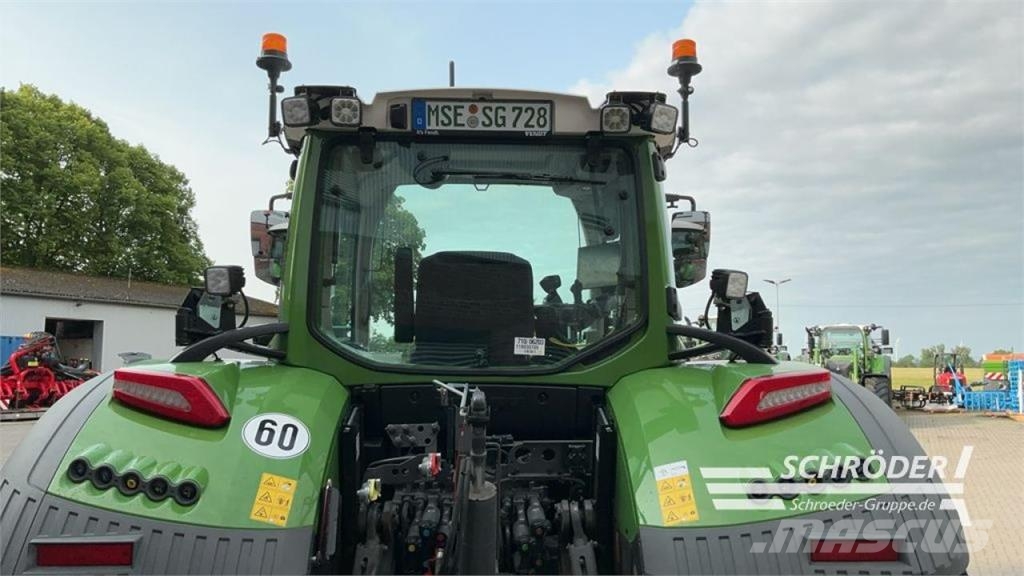 Fendt 728 VARIO GEN7 PROFI PLUS Traktoren