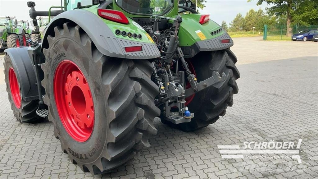 Fendt 728 VARIO GEN7 PROFI PLUS Traktoren