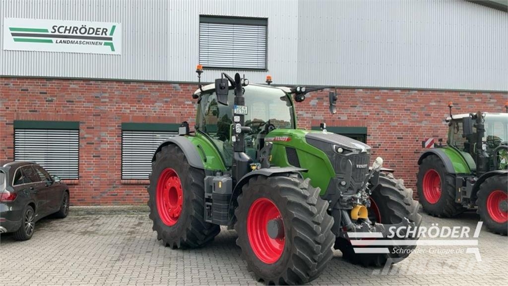 Fendt 728 VARIO GEN7 PROFI PLUS Traktoren