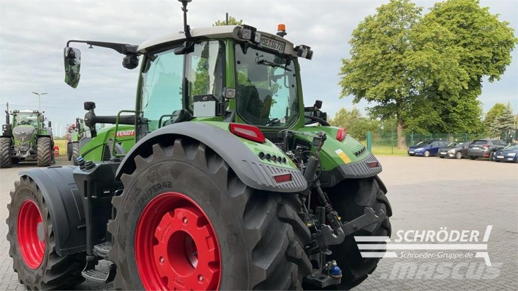 Fendt 728 VARIO GEN7 PROFI PLUS Traktoren