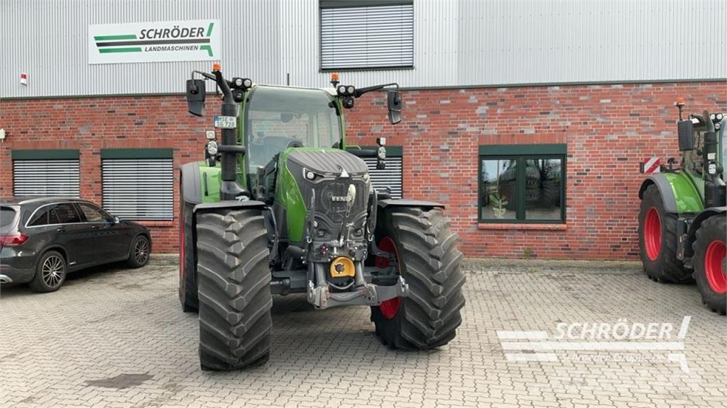 Fendt 728 VARIO GEN7 PROFI PLUS Traktoren