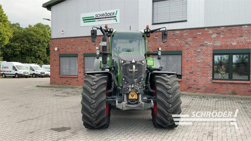 Fendt 728 VARIO GEN7 PROFI PLUS Traktoren