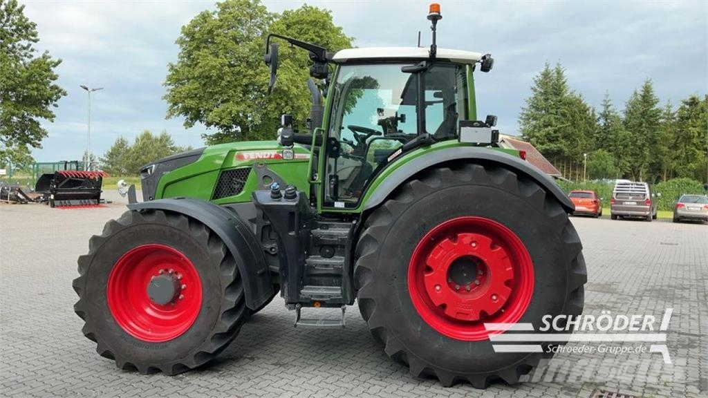 Fendt 728 VARIO GEN7 PROFI PLUS Traktoren
