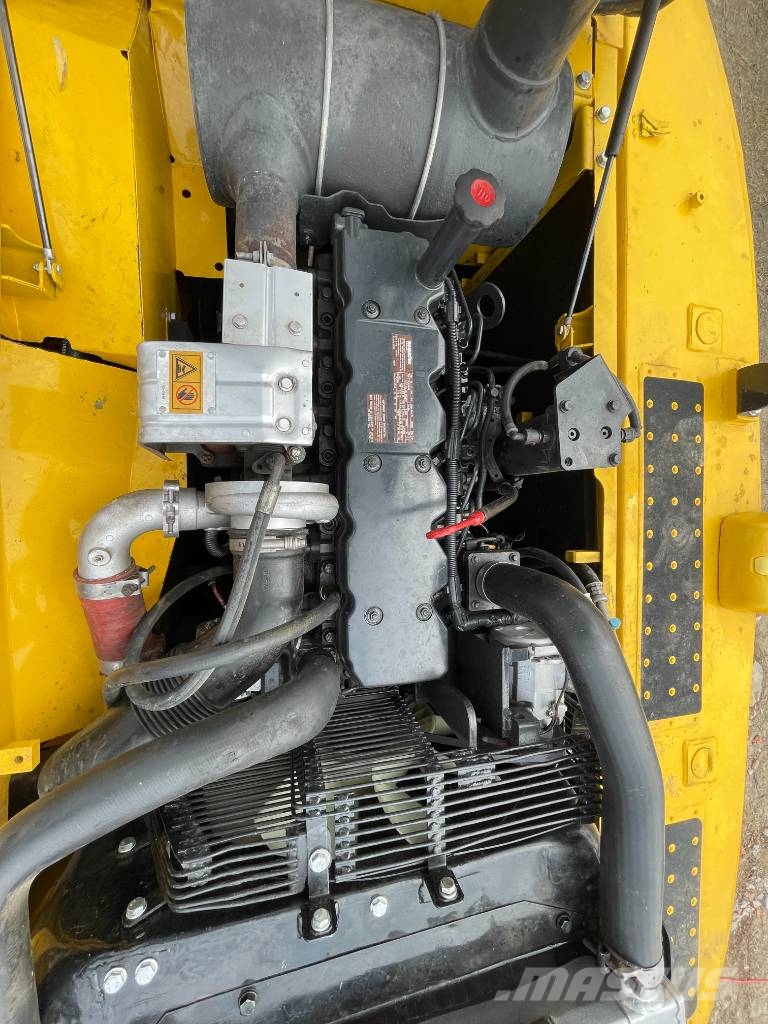 Komatsu PC 200 Vidēja lieluma ekskavatori 7 t - 12 t