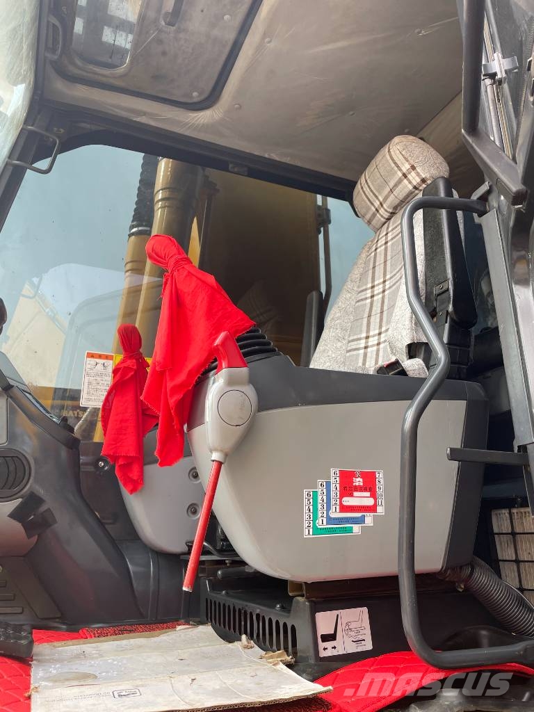 Komatsu PC 200 Vidēja lieluma ekskavatori 7 t - 12 t
