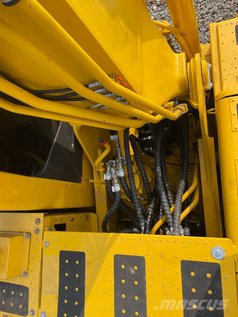 Komatsu PC 200 Vidēja lieluma ekskavatori 7 t - 12 t
