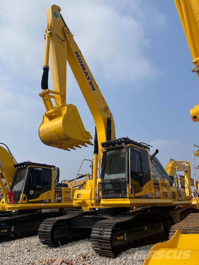 Komatsu PC 200 Vidēja lieluma ekskavatori 7 t - 12 t