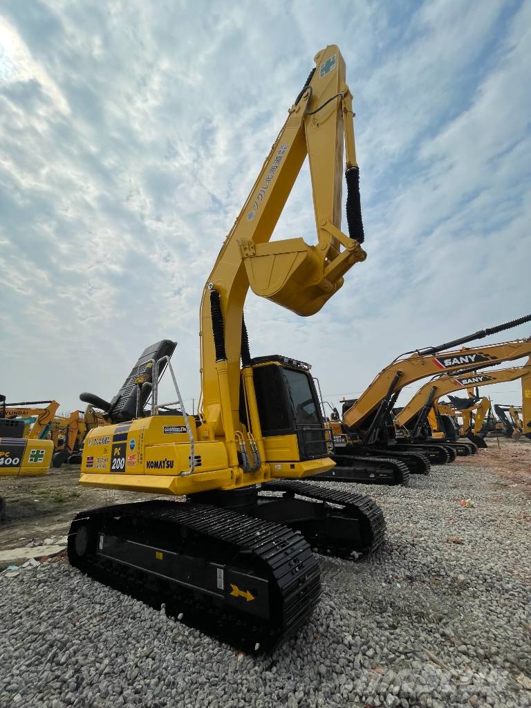 Komatsu PC 200 Vidēja lieluma ekskavatori 7 t - 12 t
