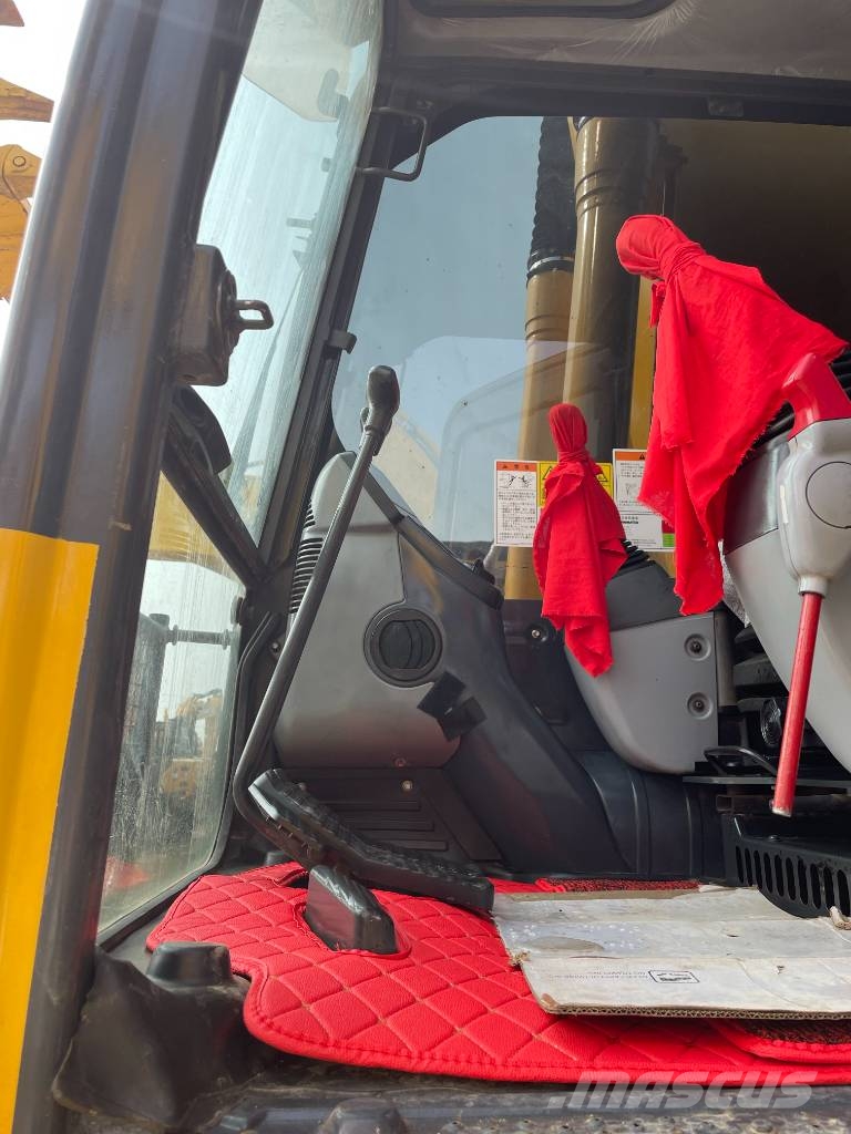 Komatsu PC 200 Vidēja lieluma ekskavatori 7 t - 12 t