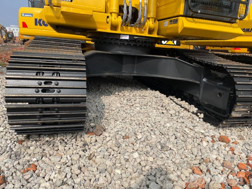 Komatsu PC 200 Vidēja lieluma ekskavatori 7 t - 12 t
