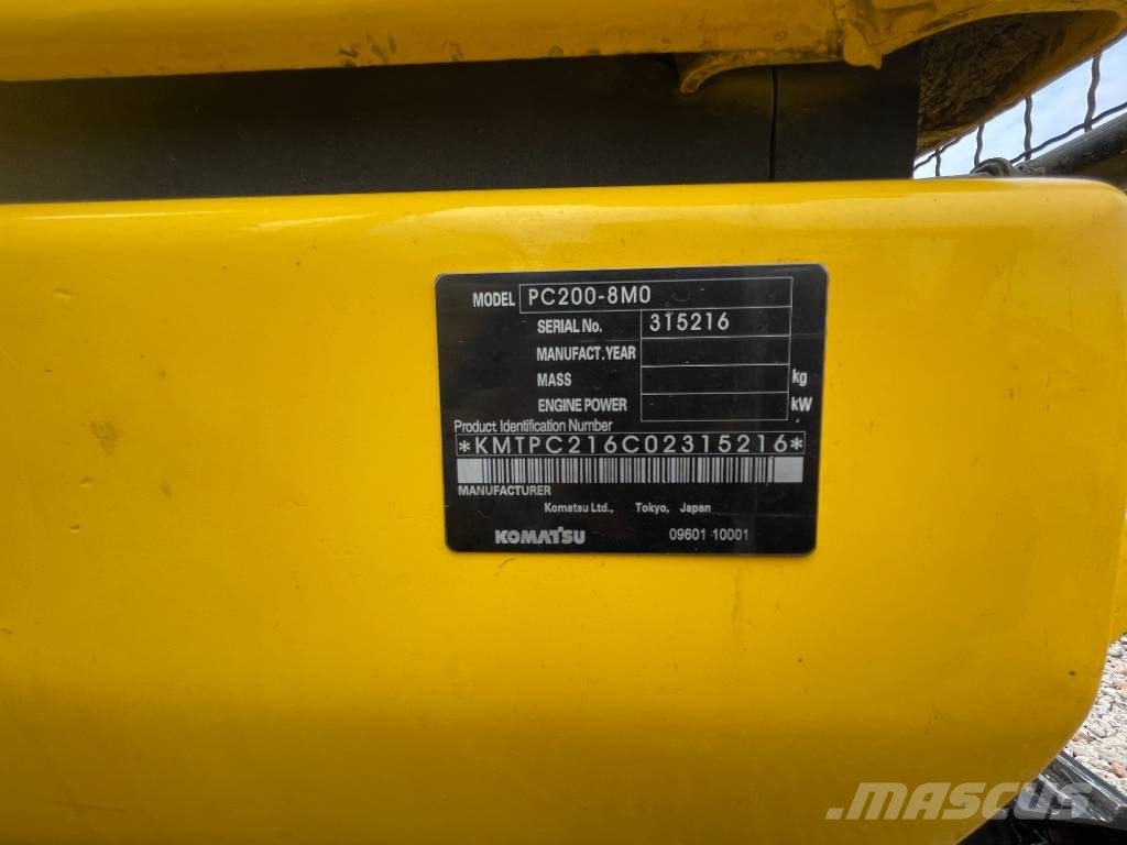 Komatsu PC 200 Vidēja lieluma ekskavatori 7 t - 12 t