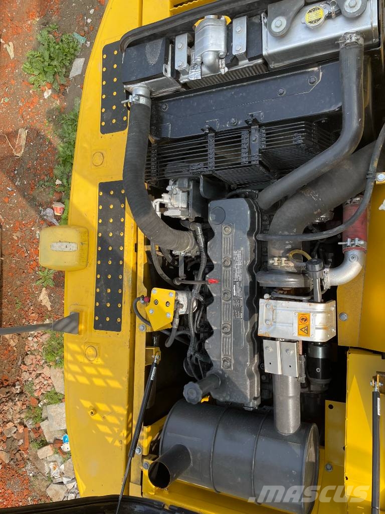 Komatsu PC 200 Vidēja lieluma ekskavatori 7 t - 12 t