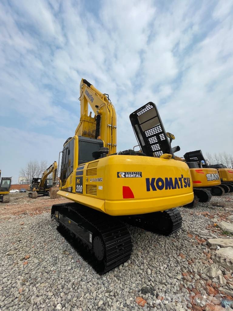 Komatsu PC 200 Vidēja lieluma ekskavatori 7 t - 12 t