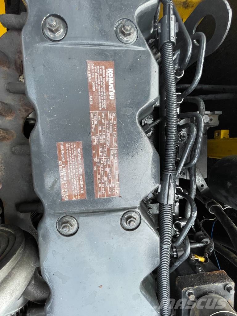 Komatsu PC 200 Vidēja lieluma ekskavatori 7 t - 12 t